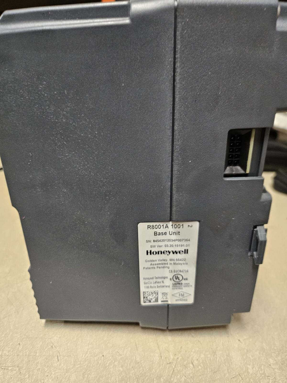 Honeywell R8001A1001, Slate Combustion System Base Module USED USA SELLER