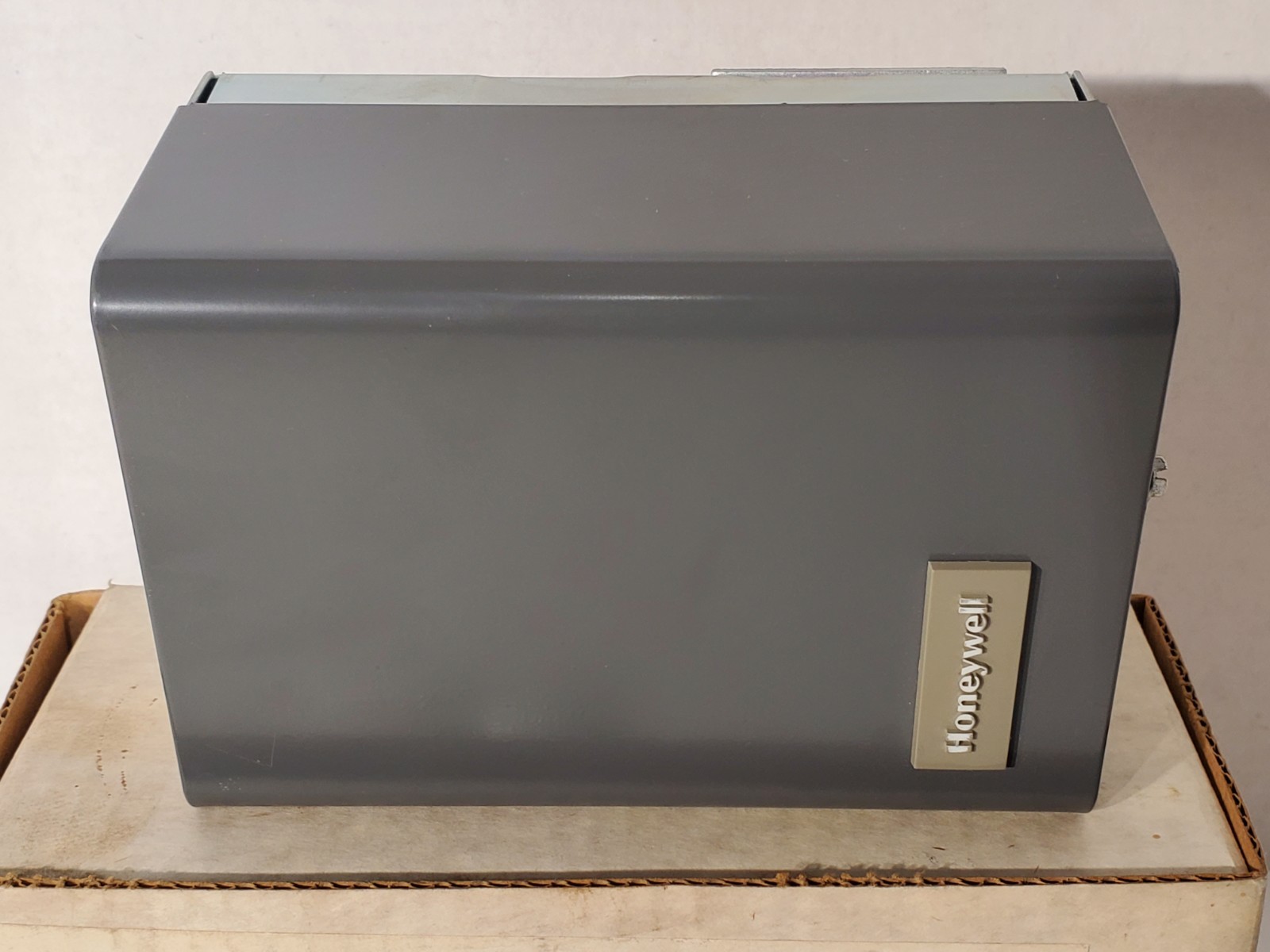 Honeywell L8148J1009 Genuine OEM Aquastat Relay for HVAC Applications Open Box
