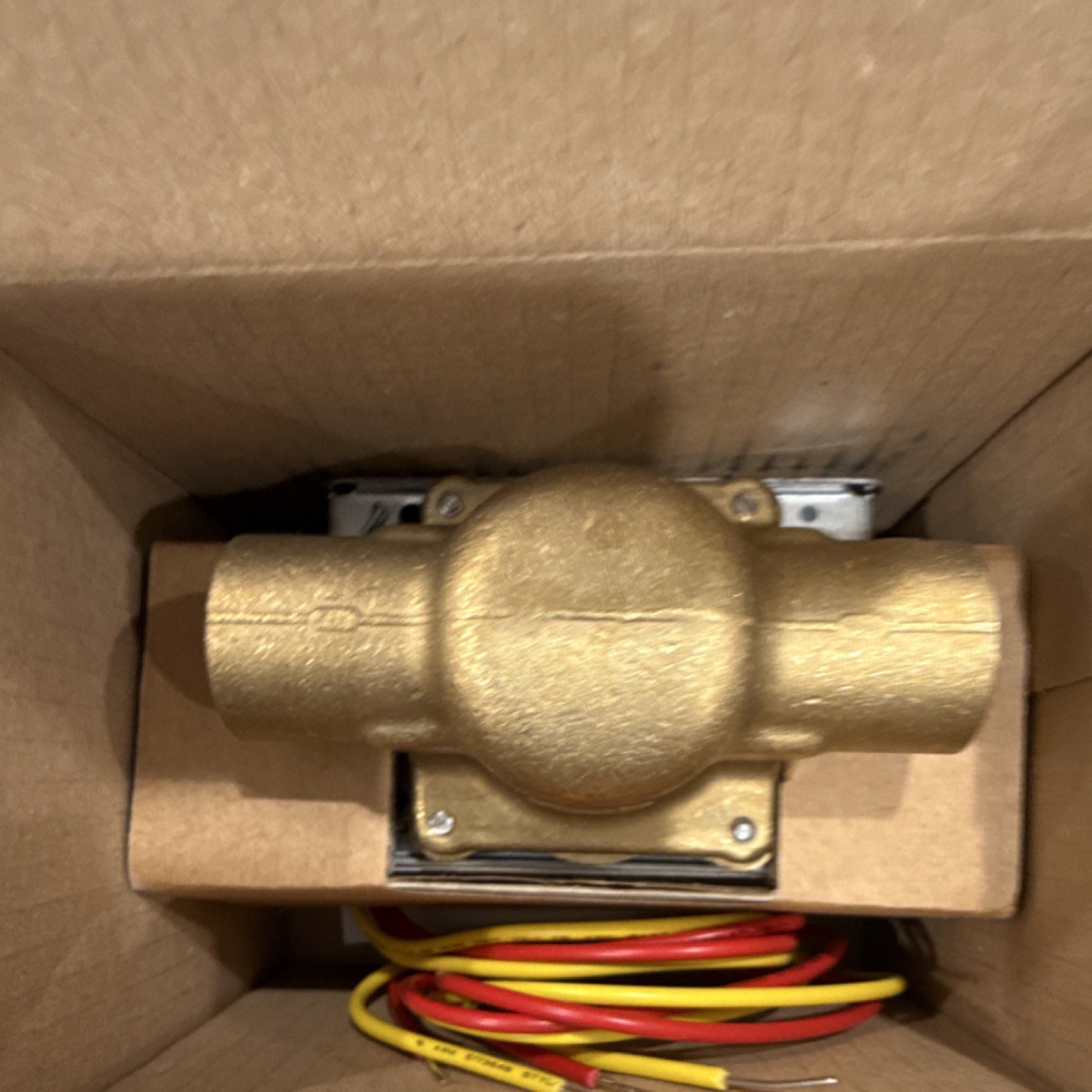 Honeywell Home V8043E1012 Motorized Valve Brass 24V 3/4 in for Zone Control