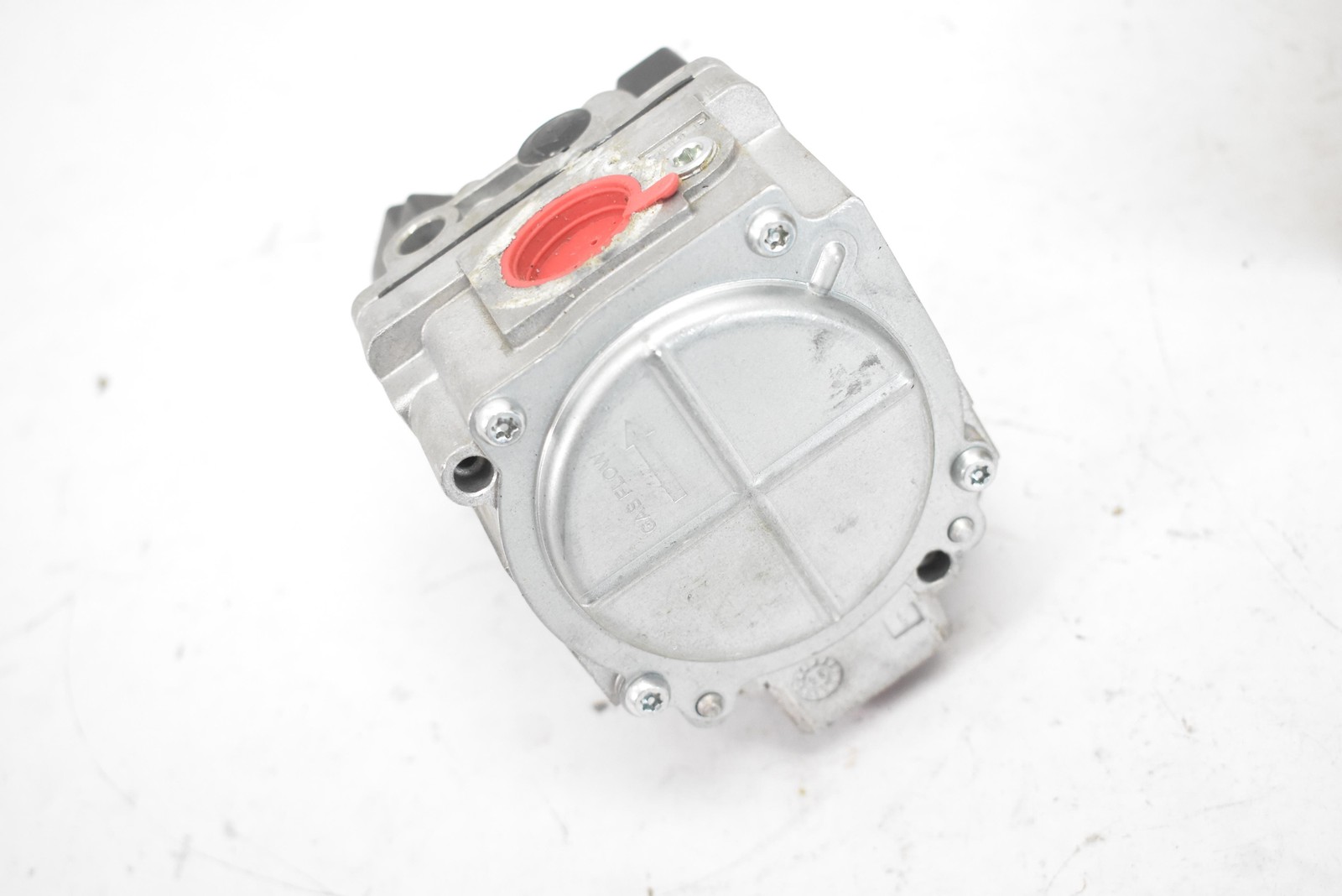 Carrier EF33CW188 36H54-470 Gas Valve Aluminum Central Furnace Made In Mexico