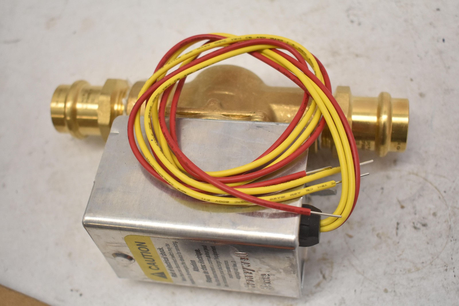 Honeywell Home V8043E1412/U Motorized Zone Valve 3/4 In Press Brass Hungary HVAC