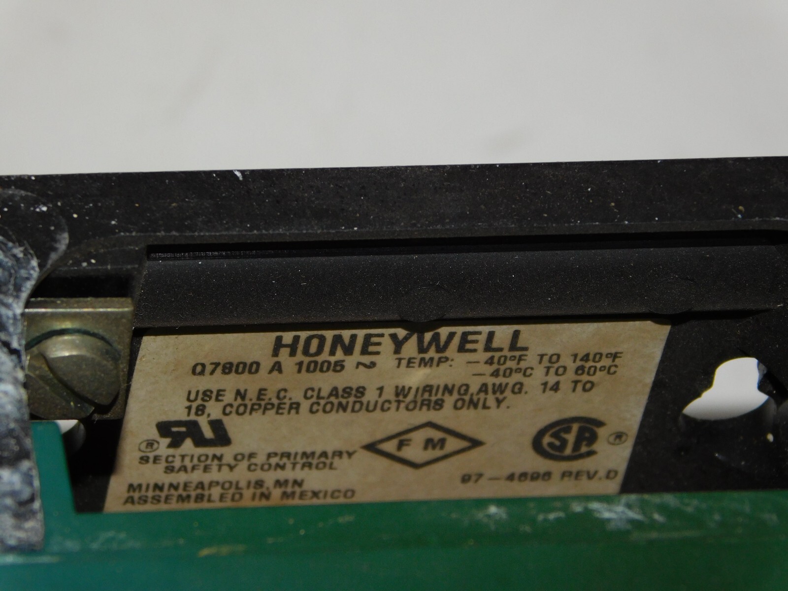 Honeywell RM7838 B 1013 Flame Burner Control Safety Amplifier Module Q7800A1005