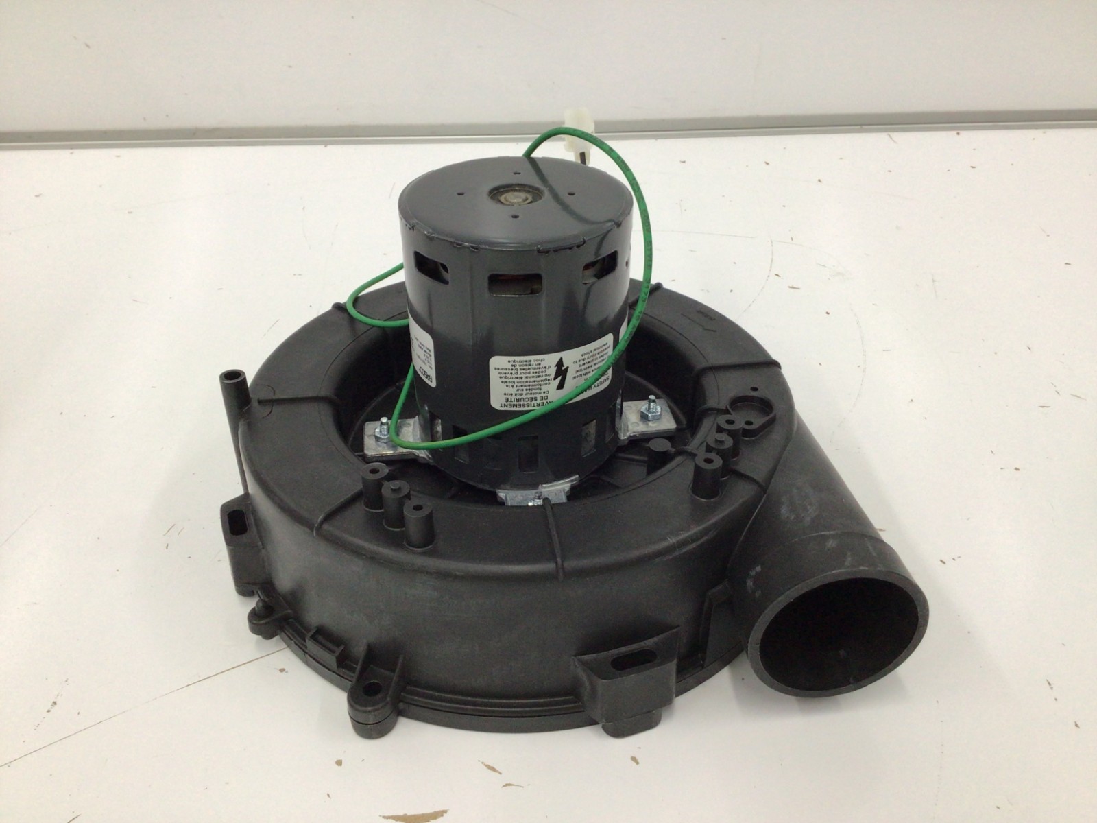 Fasco A992 Round Oem Blower, 3400 Rpm, 1 Phase, Direct, Plastic 1 Speed