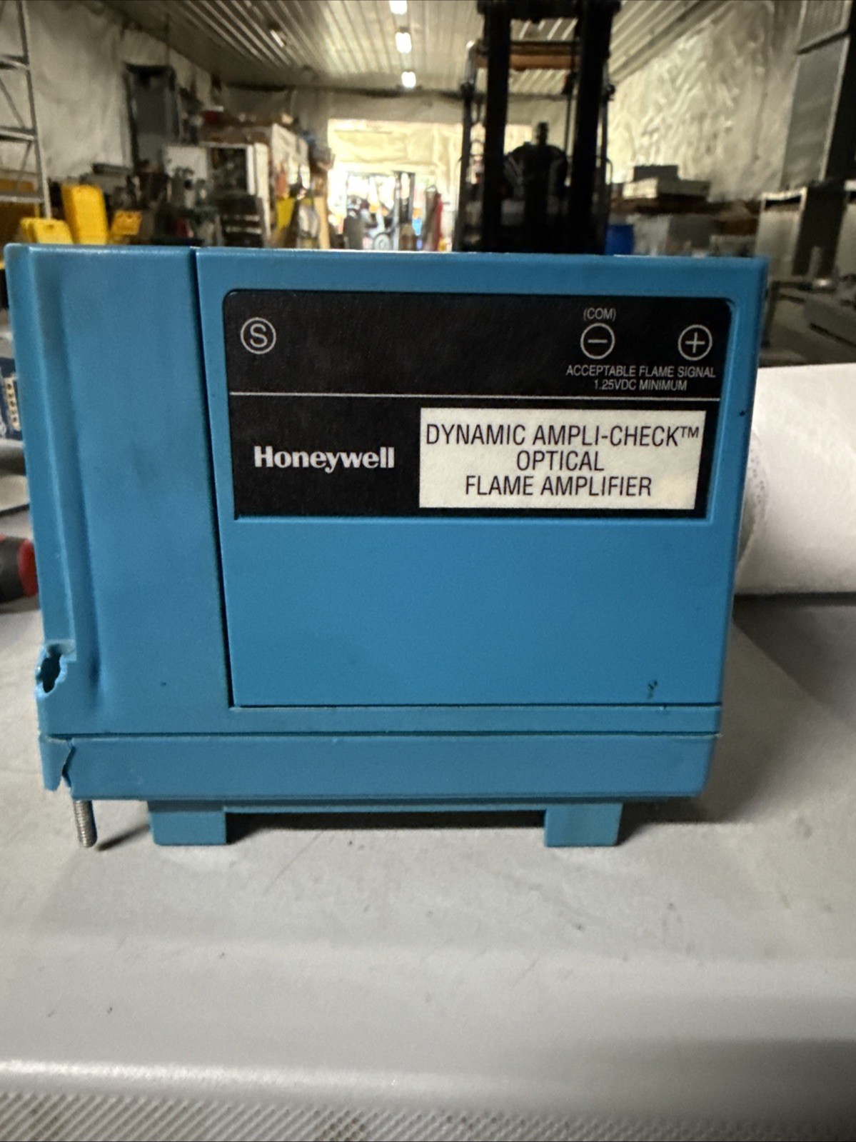Honeywell RM7890A1015 Burner Control 120V