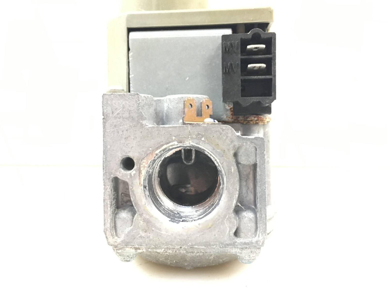 Hayward 1501615501 Honeywell VR8305M4629 Nat Gas Valve in/out 3/4″ used #G402