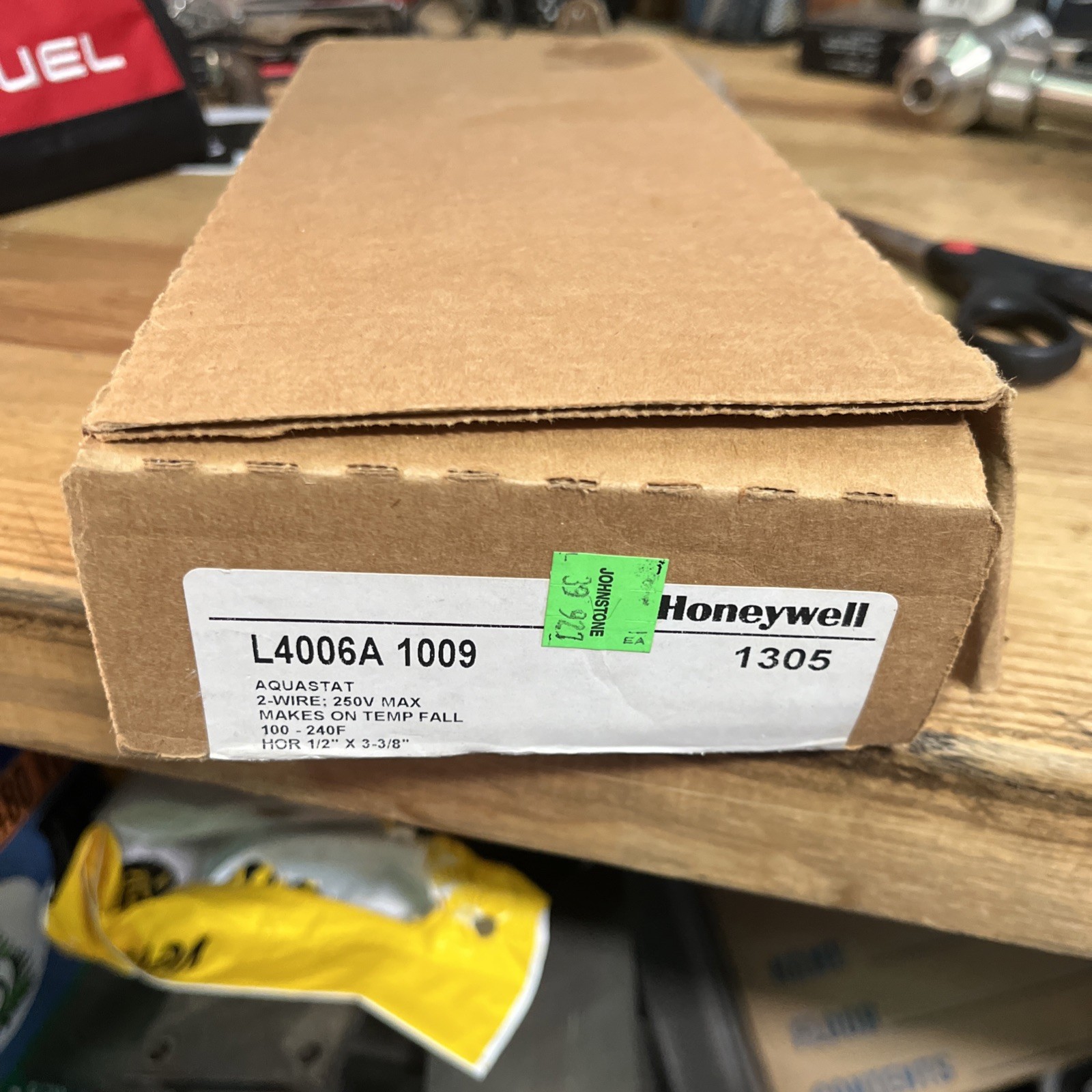 Honeywell Home L4006a1009 Aquastat 2-Wire, 250V Max Make On Temp Fa