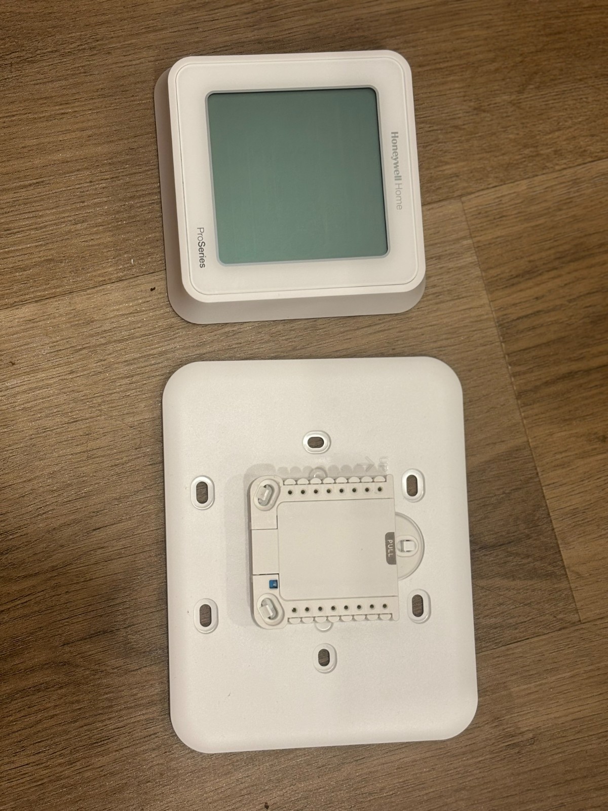 Hvac/Thermostats & Accessories Made in: United States Dimensions: 4.09″ x 4.09″