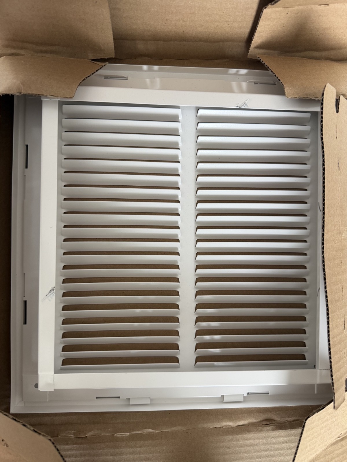 10 in. x 10 in. HART&COOLEY 673101W Return Air Filter Grille 1/2 In. Fin Spacing