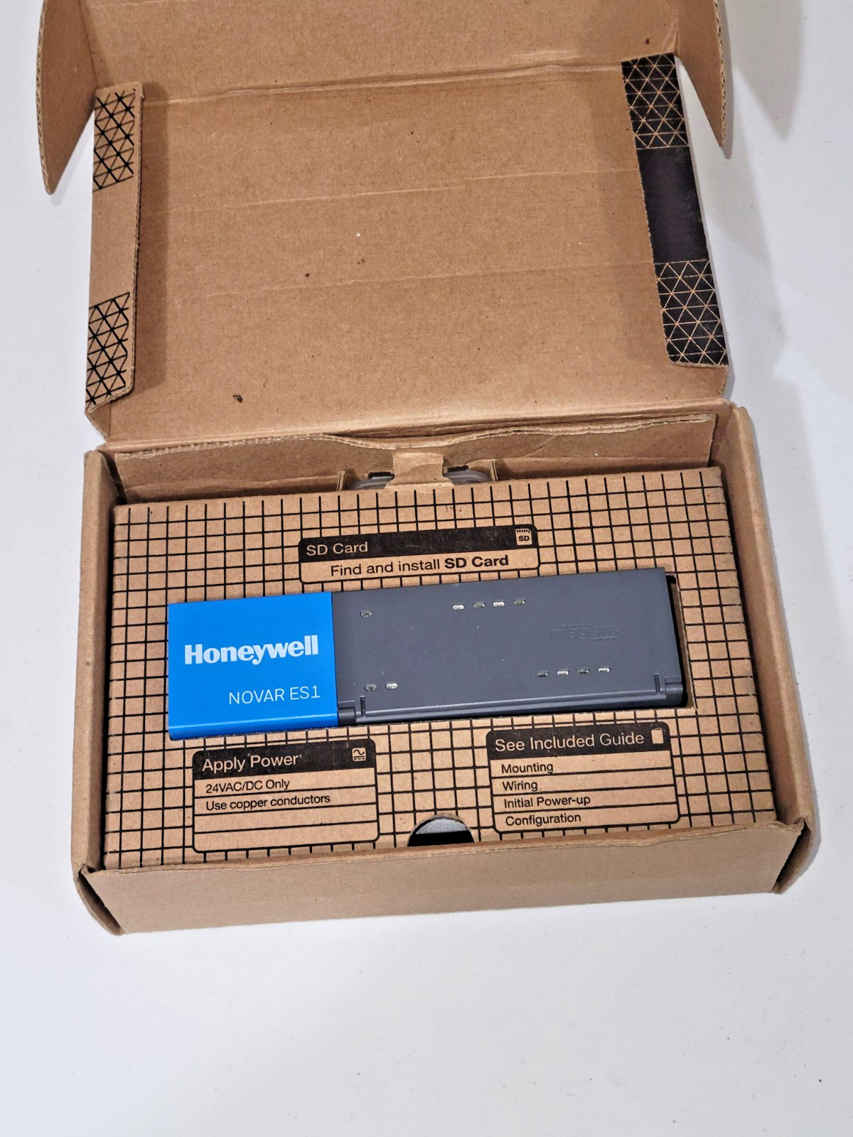 Honeywell JACE-8000 NOVAR ES1 Controller New