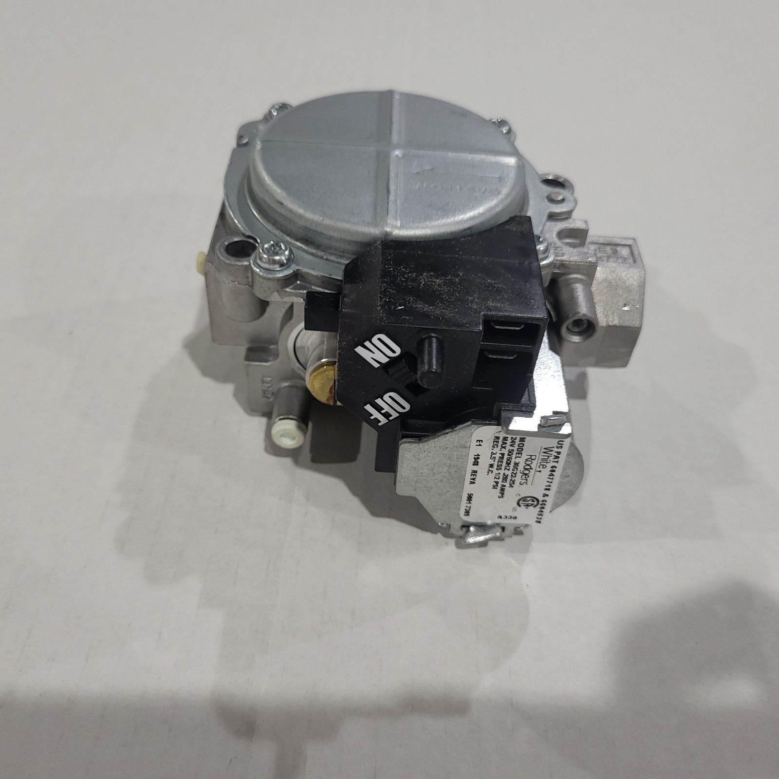 36G22-254 White-Rodgers Gas Heating Furnace Valve for Goodman 0151M00013