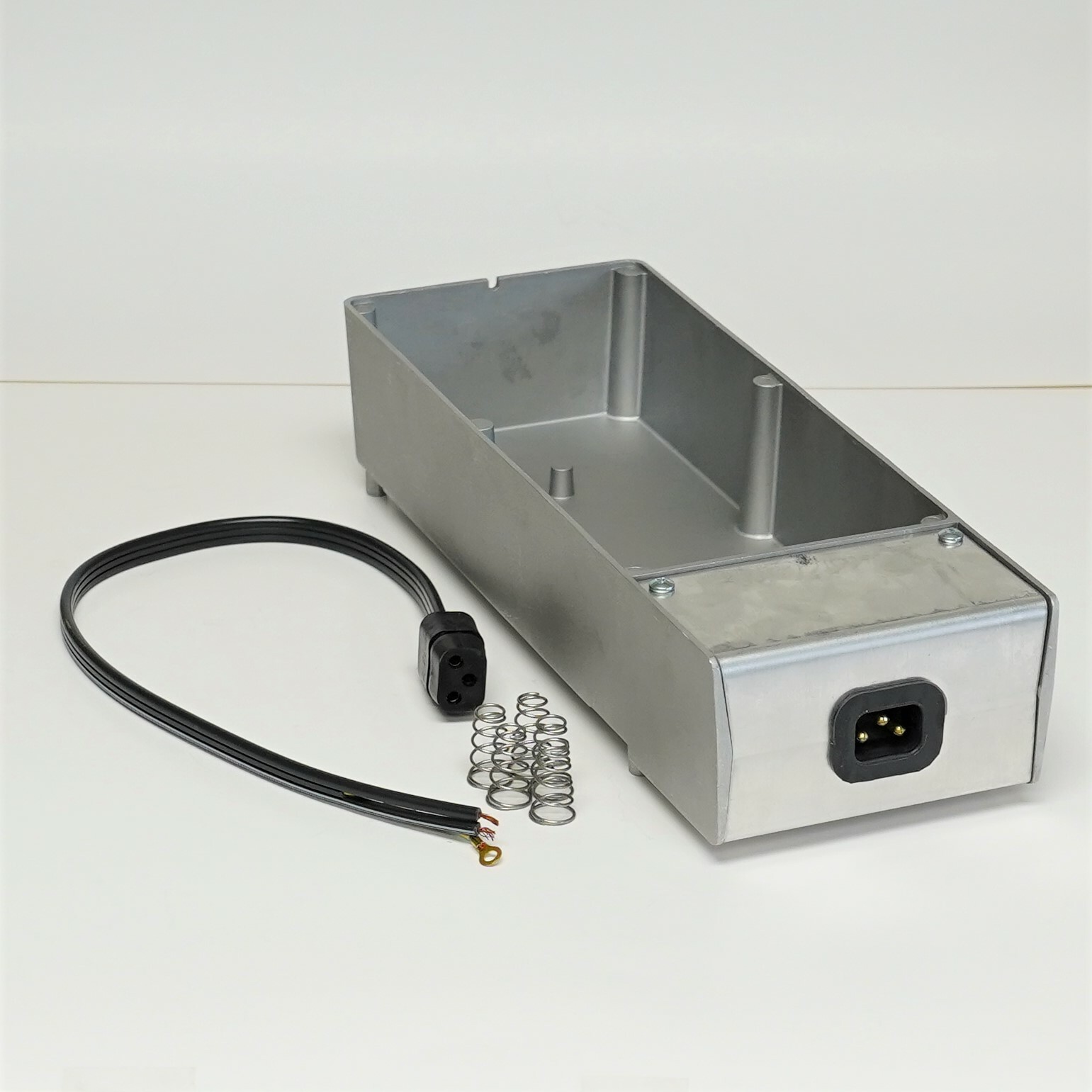 Supco 70 Condensate Drain Pan 115 Volt 300 Watts 50 Ounce 12 1/4″ x 4 3/4″ x 3″