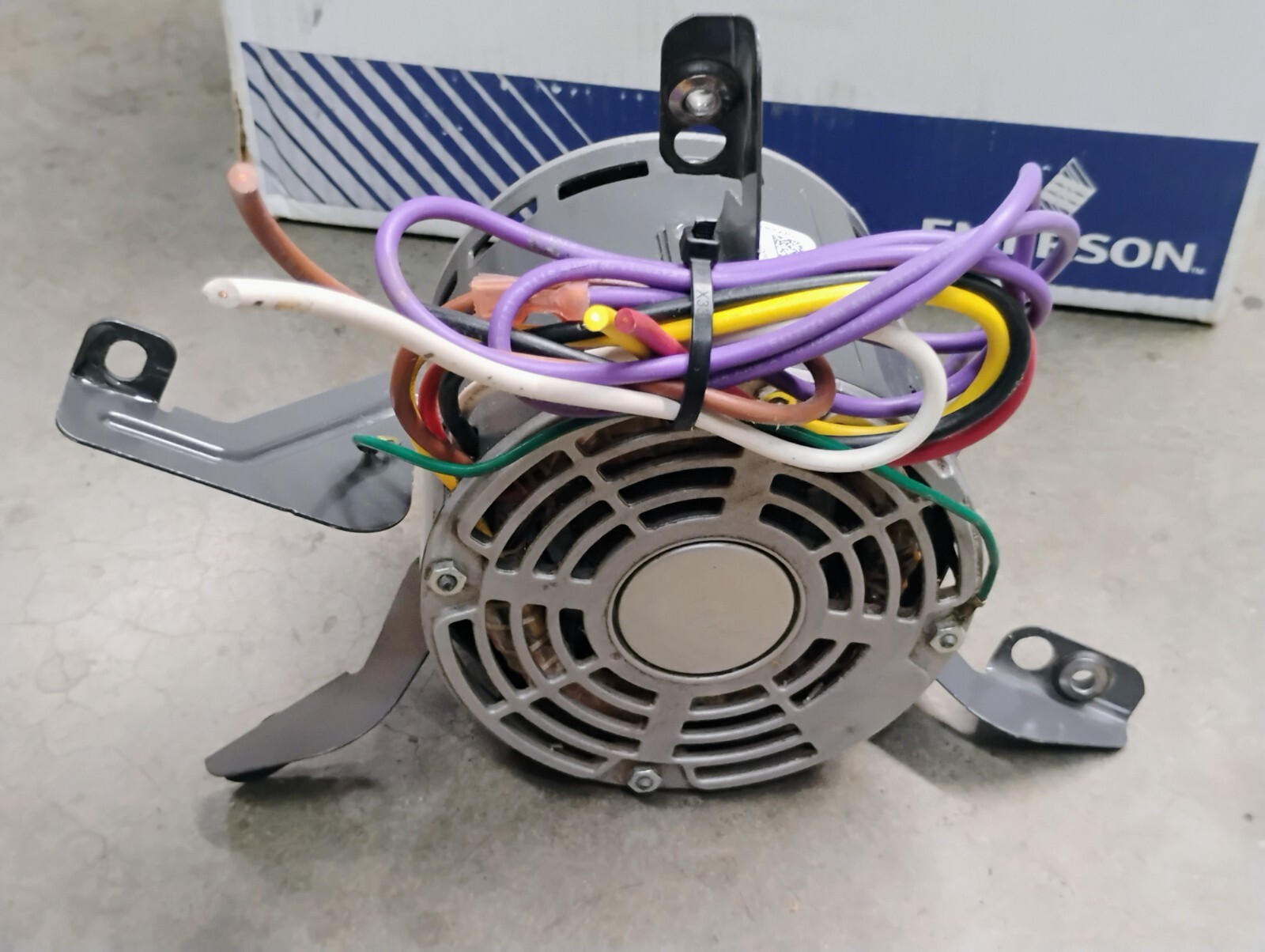 18M2701 K55HXJNA-9220 G40UH-48B-090-07 Blower Motor Emerson Lennox Furnace