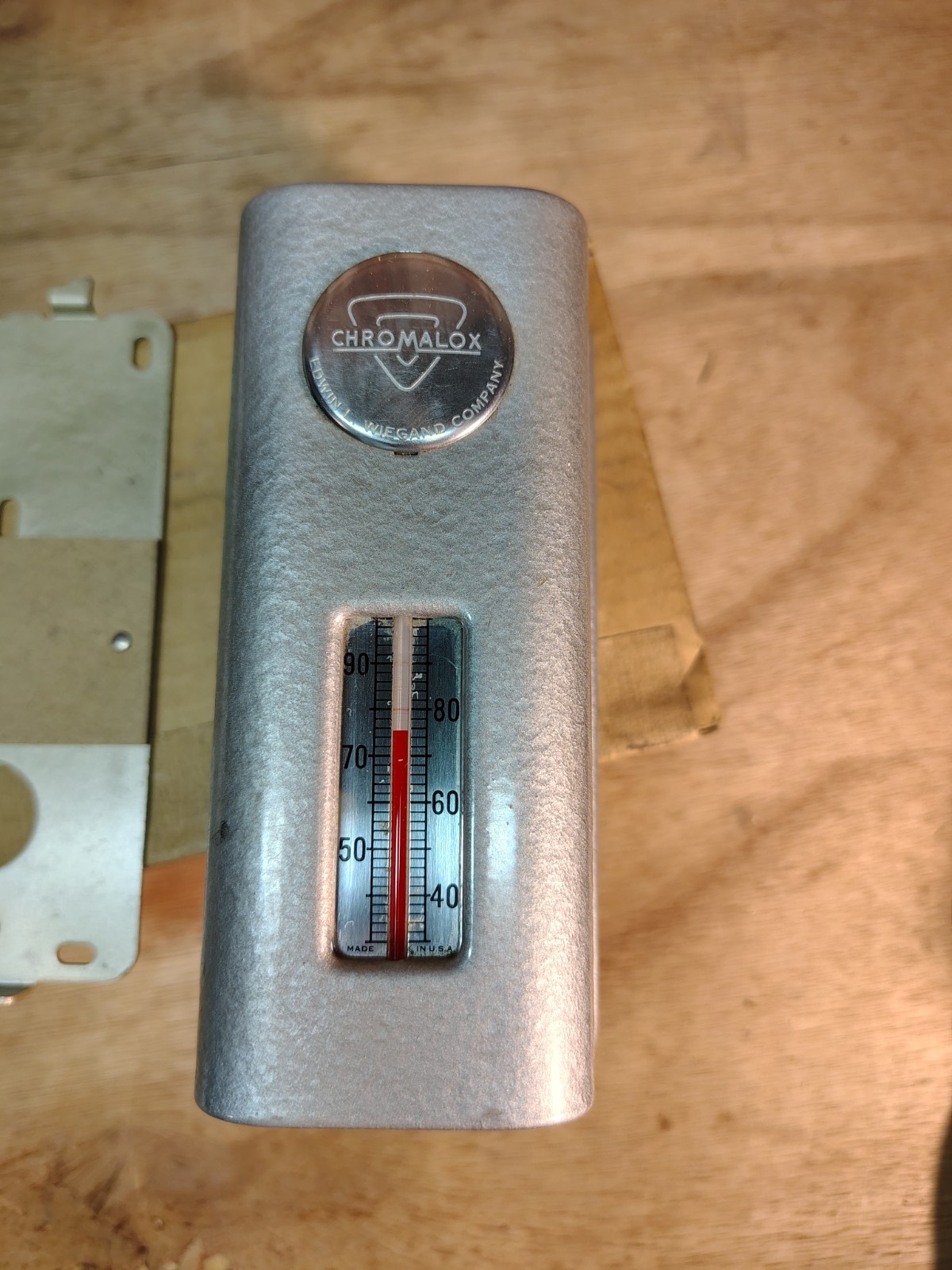 Chromalox WR80 Room Thermostat 25A 40F to 80F 120/277V