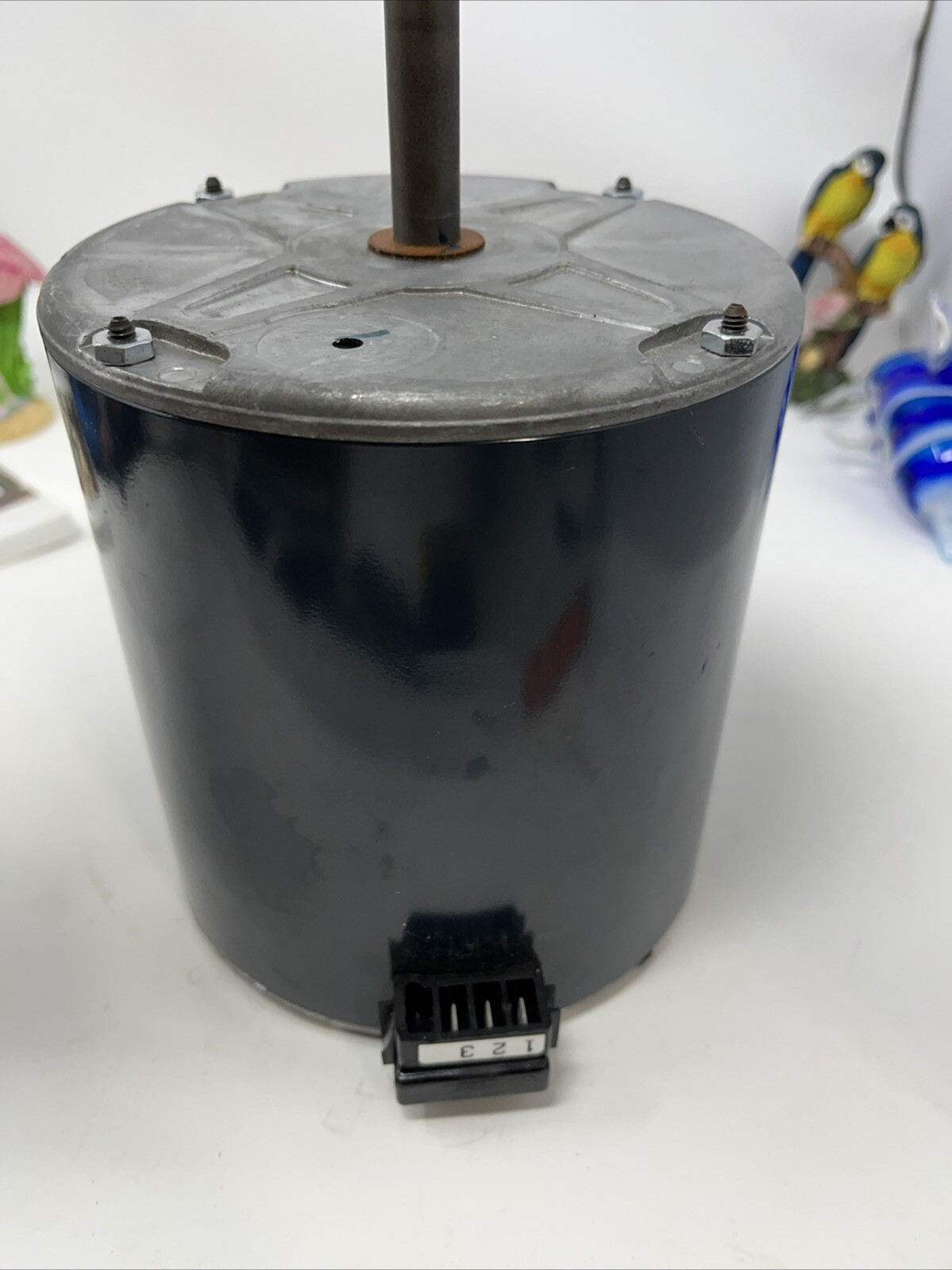 Genteq Condenser Motor – 1/2 HP, 1 Phase, 1 Speed, 380-415/460V, 1050 RPM –