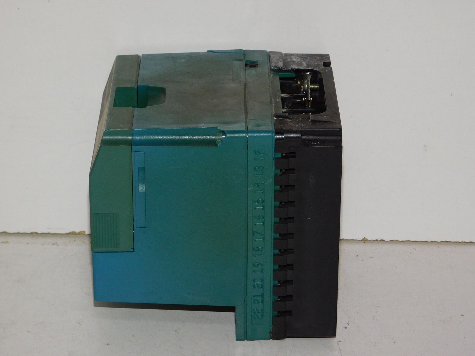 Honeywell RM7838 B 1013 Flame Burner Control Safety Amplifier Module Q7800A1005