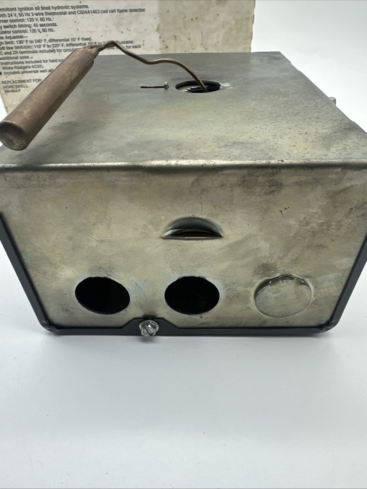 R8182D1079 Honeywell protectorelay control oil burner hydronic boiler UNTESTED