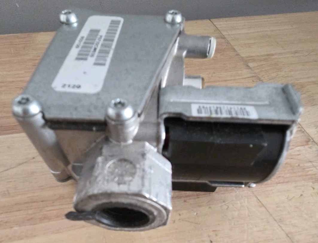 White-Rodgers 36G22-510 Gas Valve 24V 50/60 Hz .280A Max Press 1/2 Psi USED