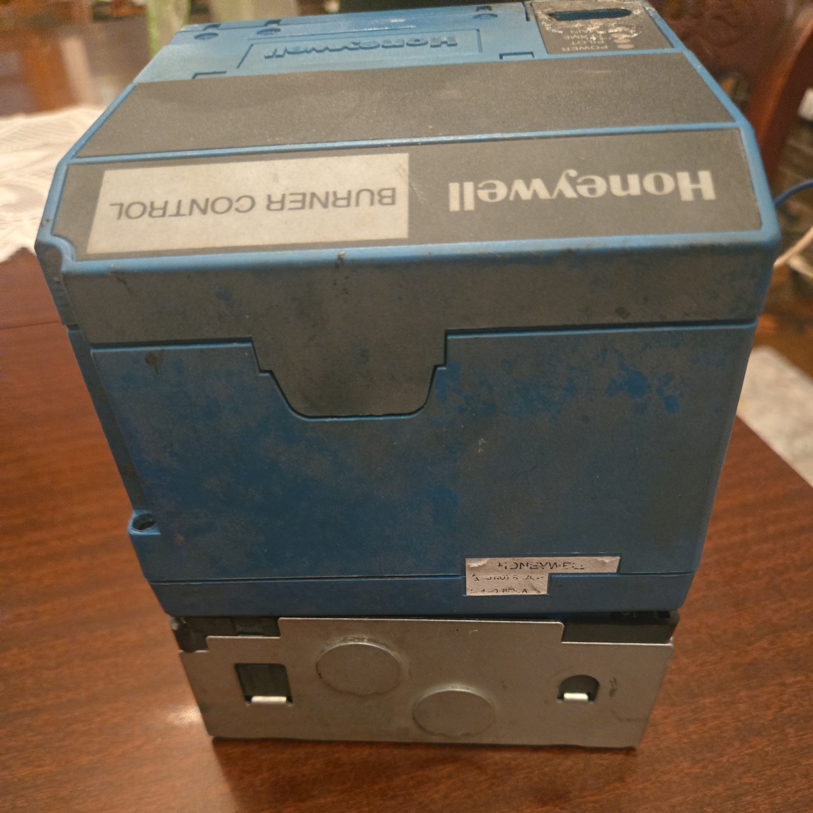 Honeywell Burner Control RM7890 A1015 0706J88757 Flame Amplifier “look below”!