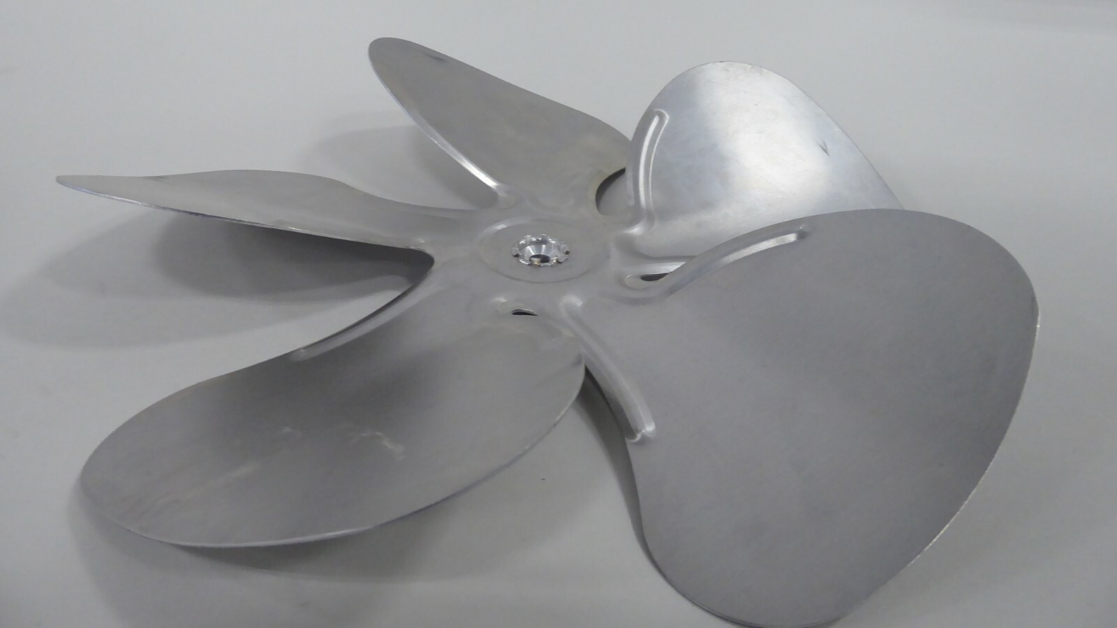 Airdrive Revcor 17545K85 Fan 5 Blade 12″ Od 5/16″ Pilot Set Screw 7/8″ Hub OD