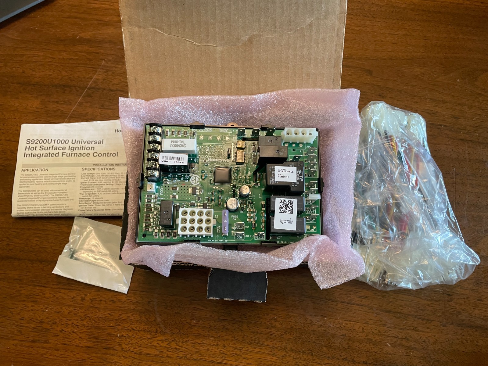 Honeywell S9200U1000 Universal Integrated Furnace Control Board Plastic