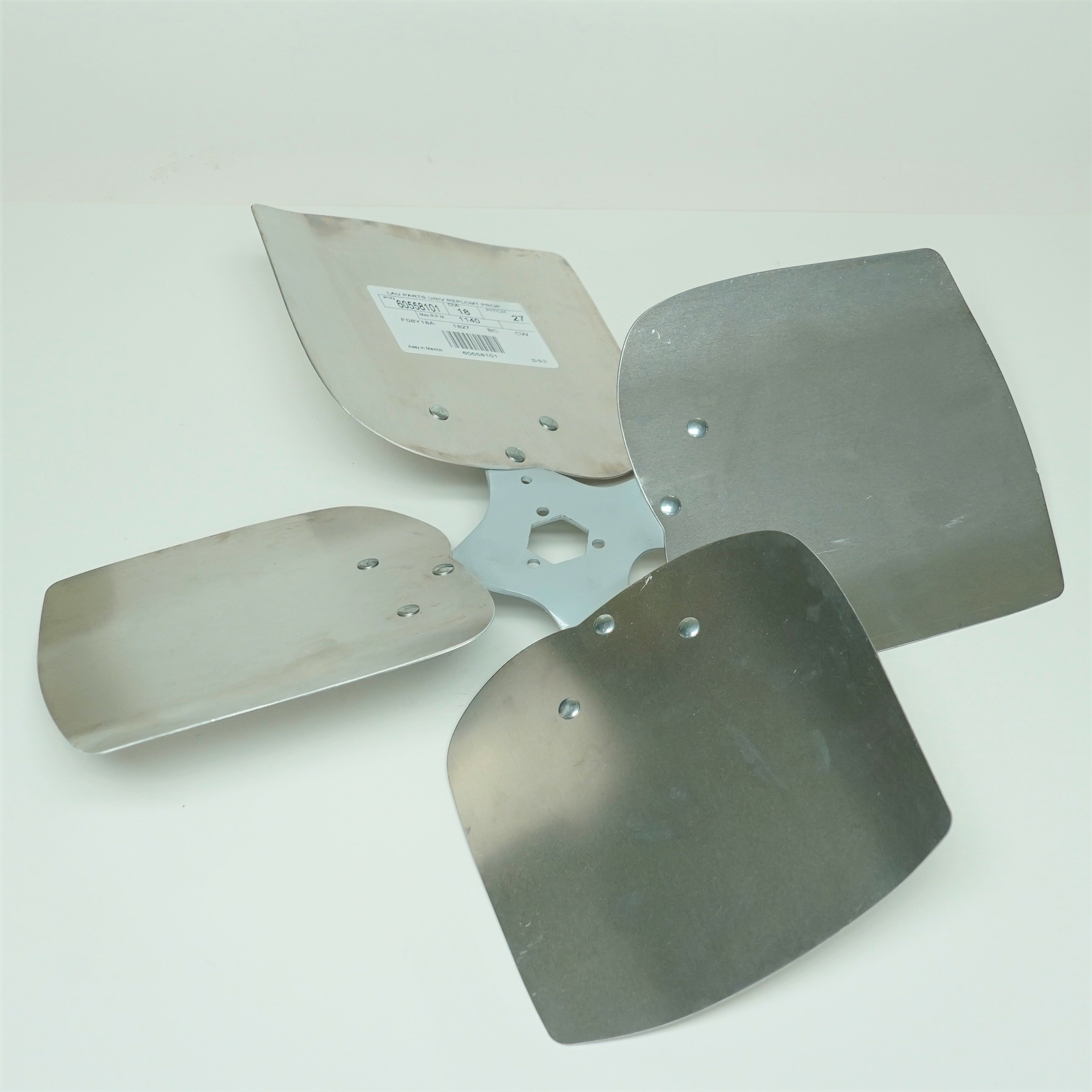 Lau 60558101 18″ Fan Blade CW Rotation 27 Degree Pitch 4 Blades