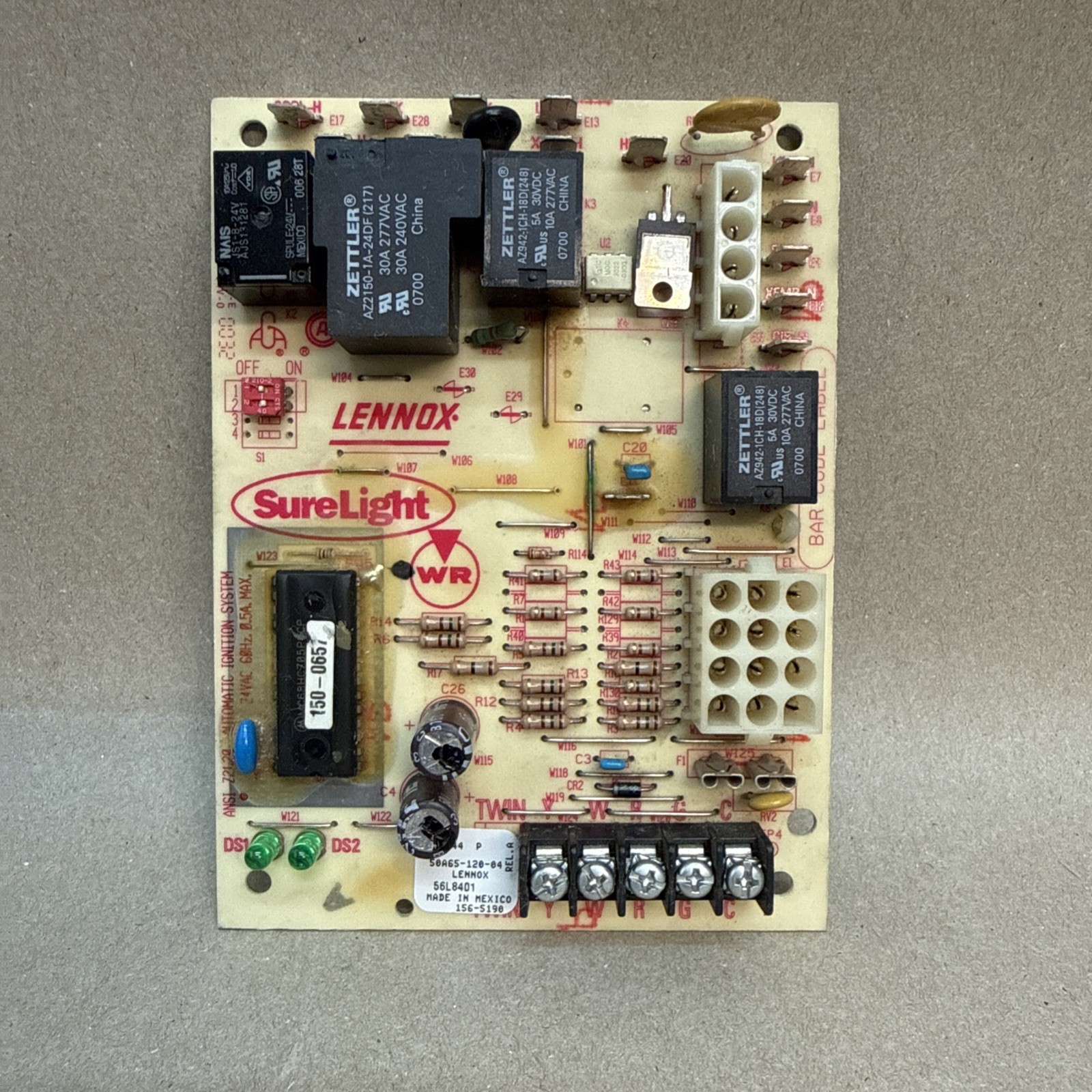 LENNOX SureLight 50A65-120-04 Furnace Control Circuit Board 56L8401 B3