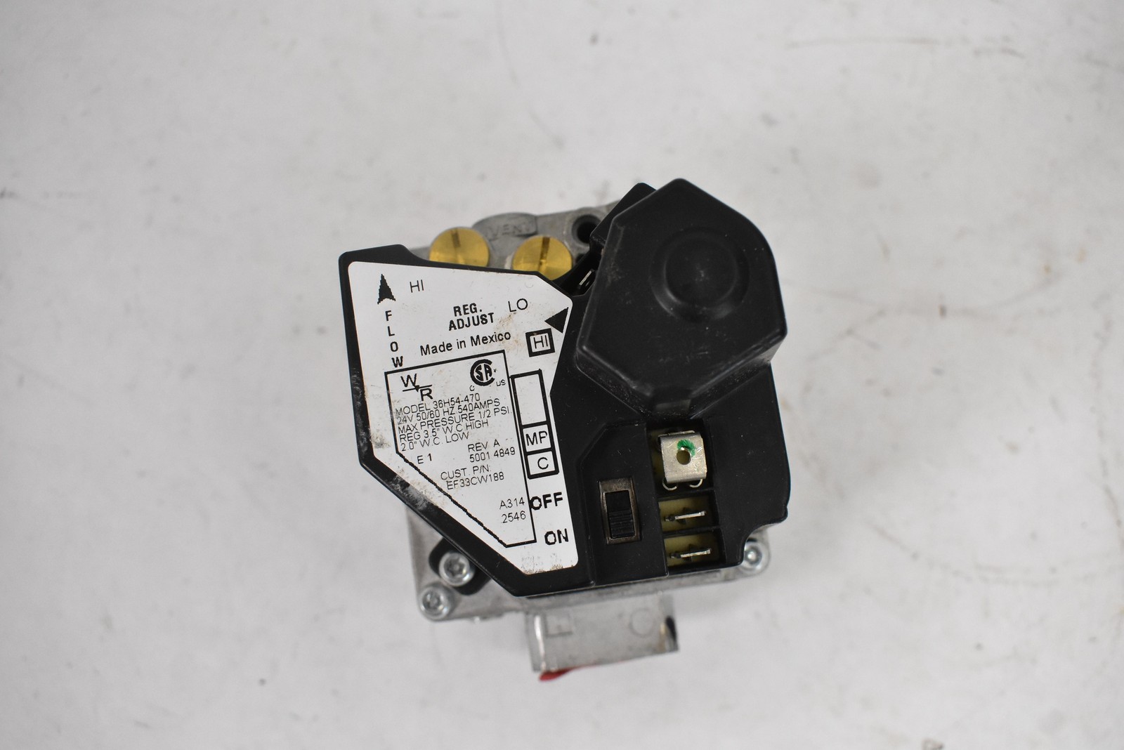 Carrier EF33CW188 36H54-470 Gas Valve Aluminum Central Furnace Made In Mexico
