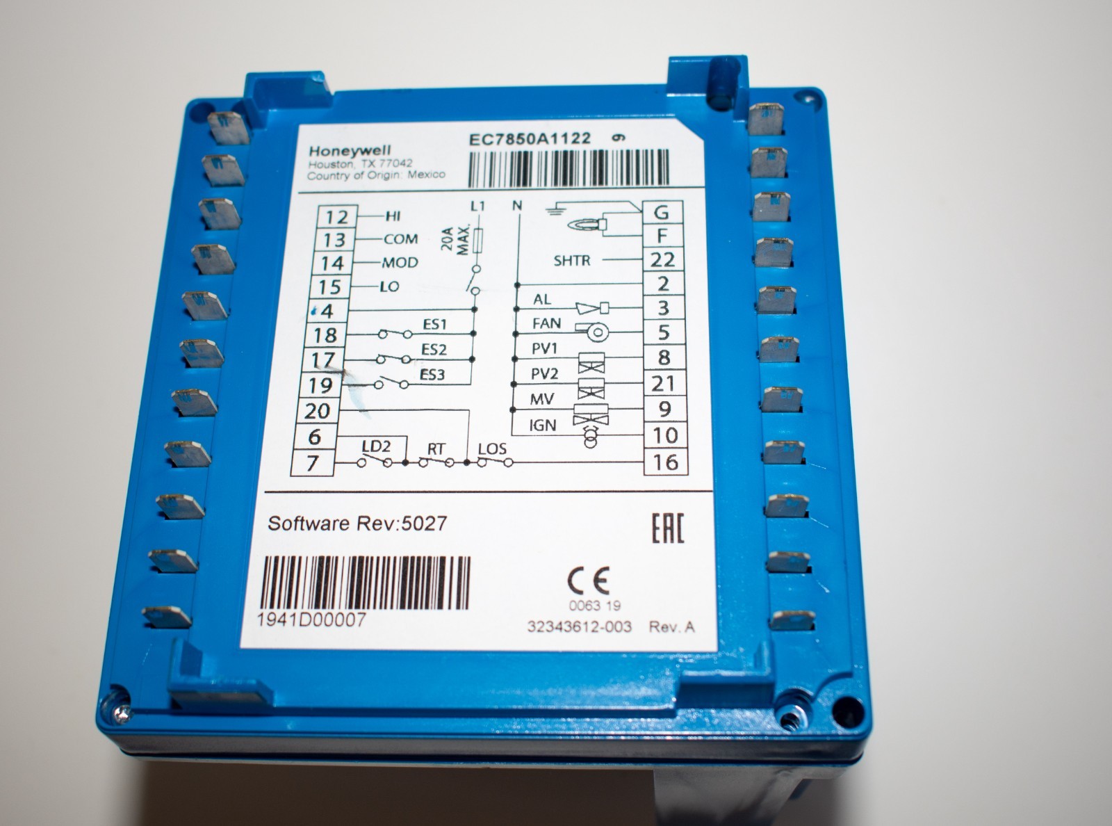 Honeywell EC7850A1122 burner control relay, zero hours usage, 1-year warranty.