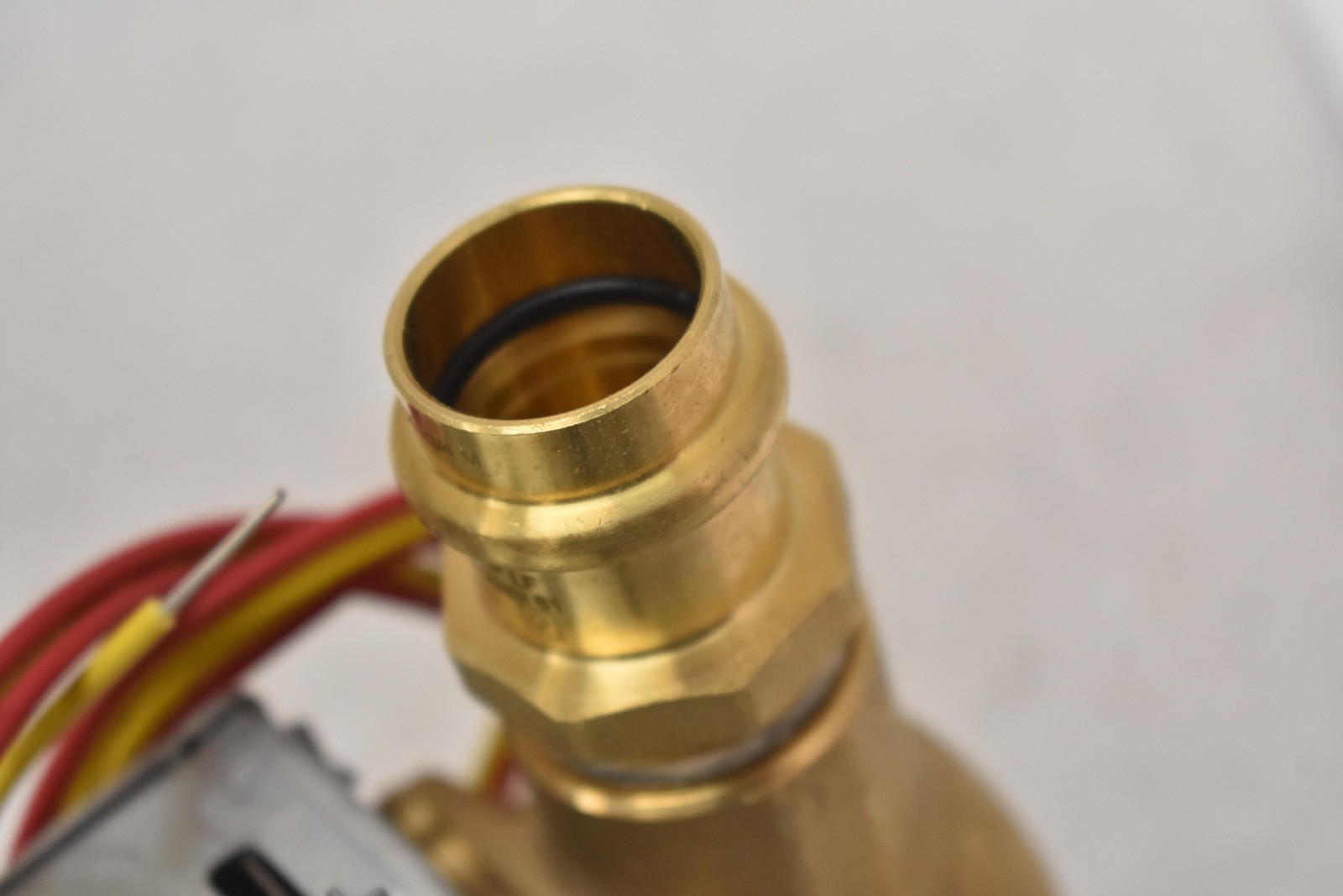 Honeywell Home V8043E1412/U Motorized Zone Valve 3/4 In Press Brass Hungary HVAC