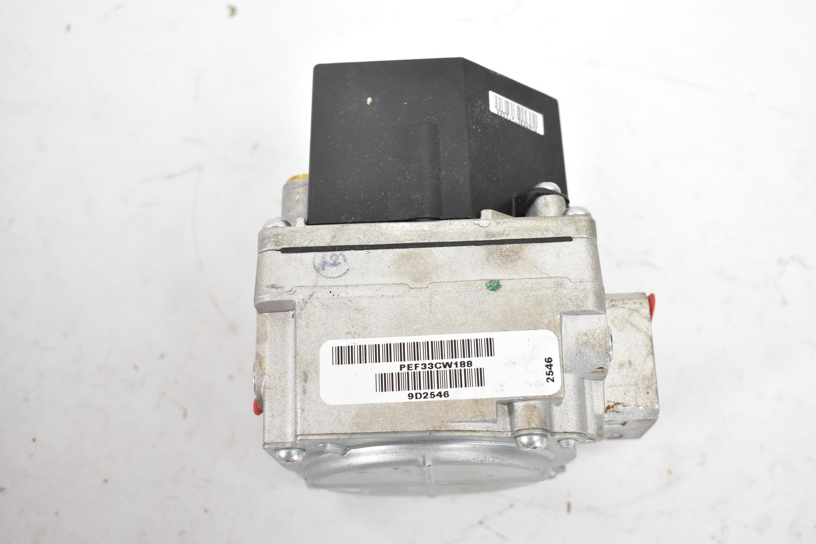 Carrier EF33CW188 36H54-470 Gas Valve Aluminum Central Furnace Made In Mexico