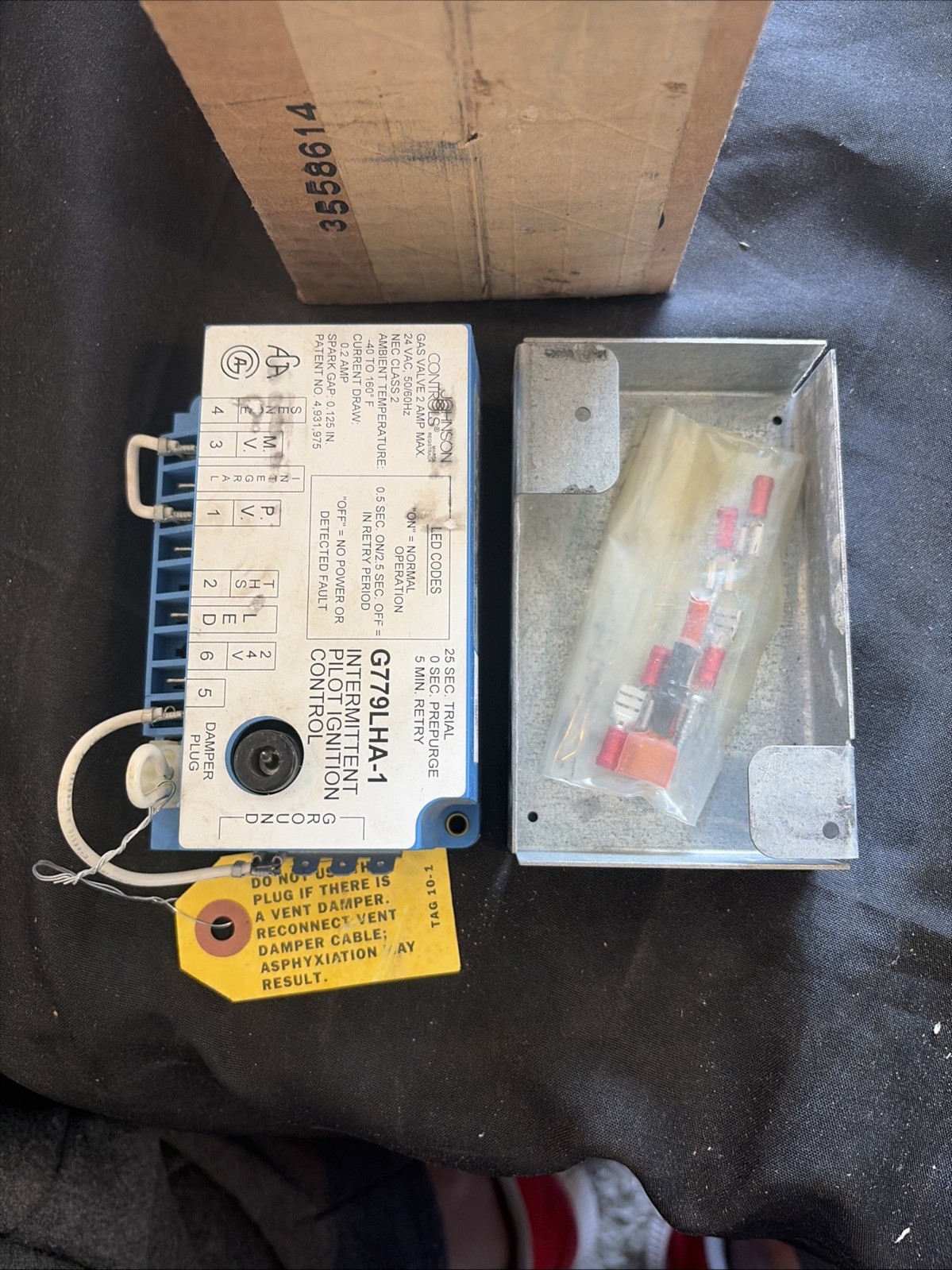 New Johnson Controls G779LHA-1C Intermittent Pilot Ignition Control Board Module