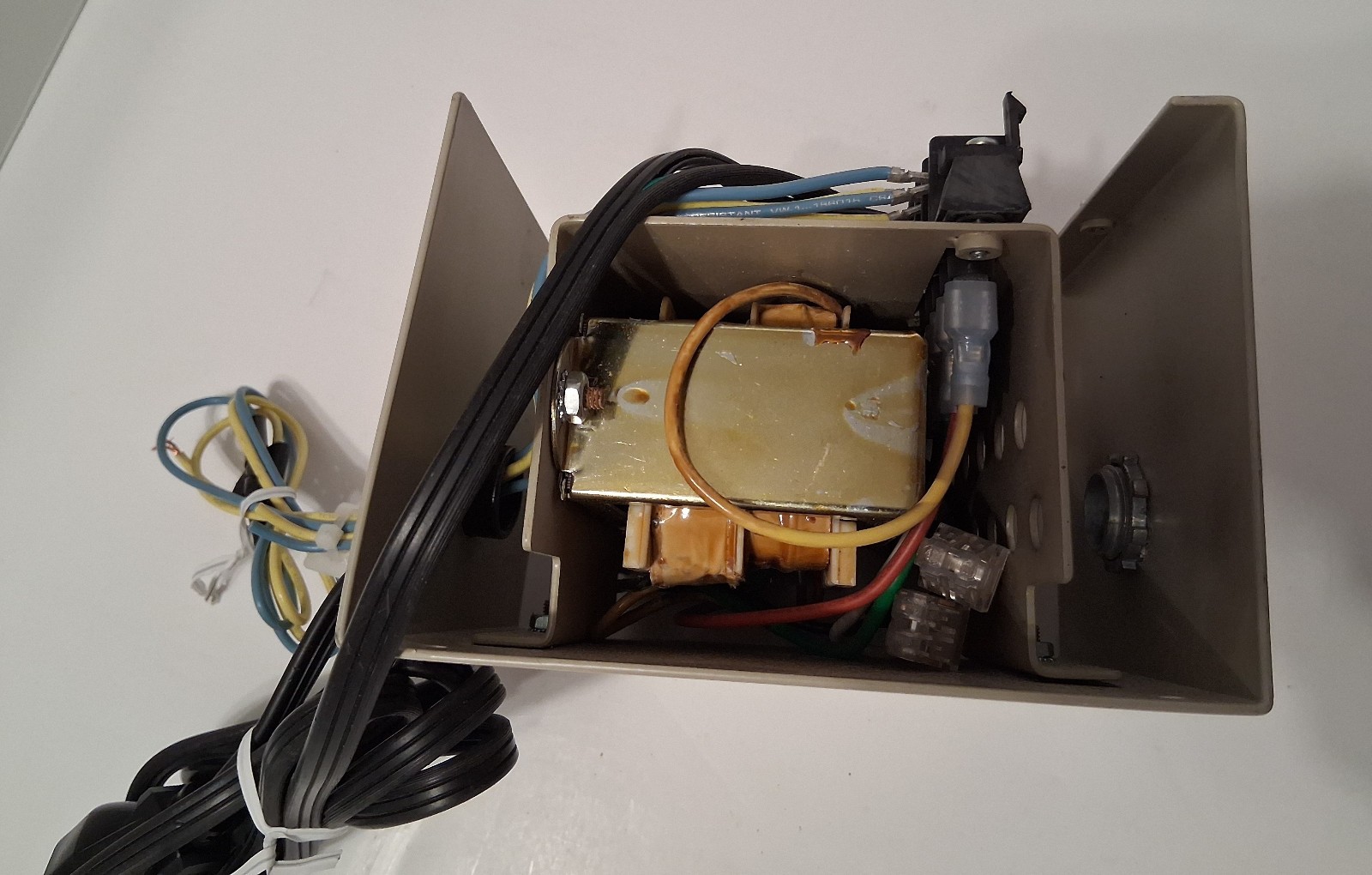 Air Products And Controls Inc 24 V AC 4 AMP Power Supply Model T-PB-202-1