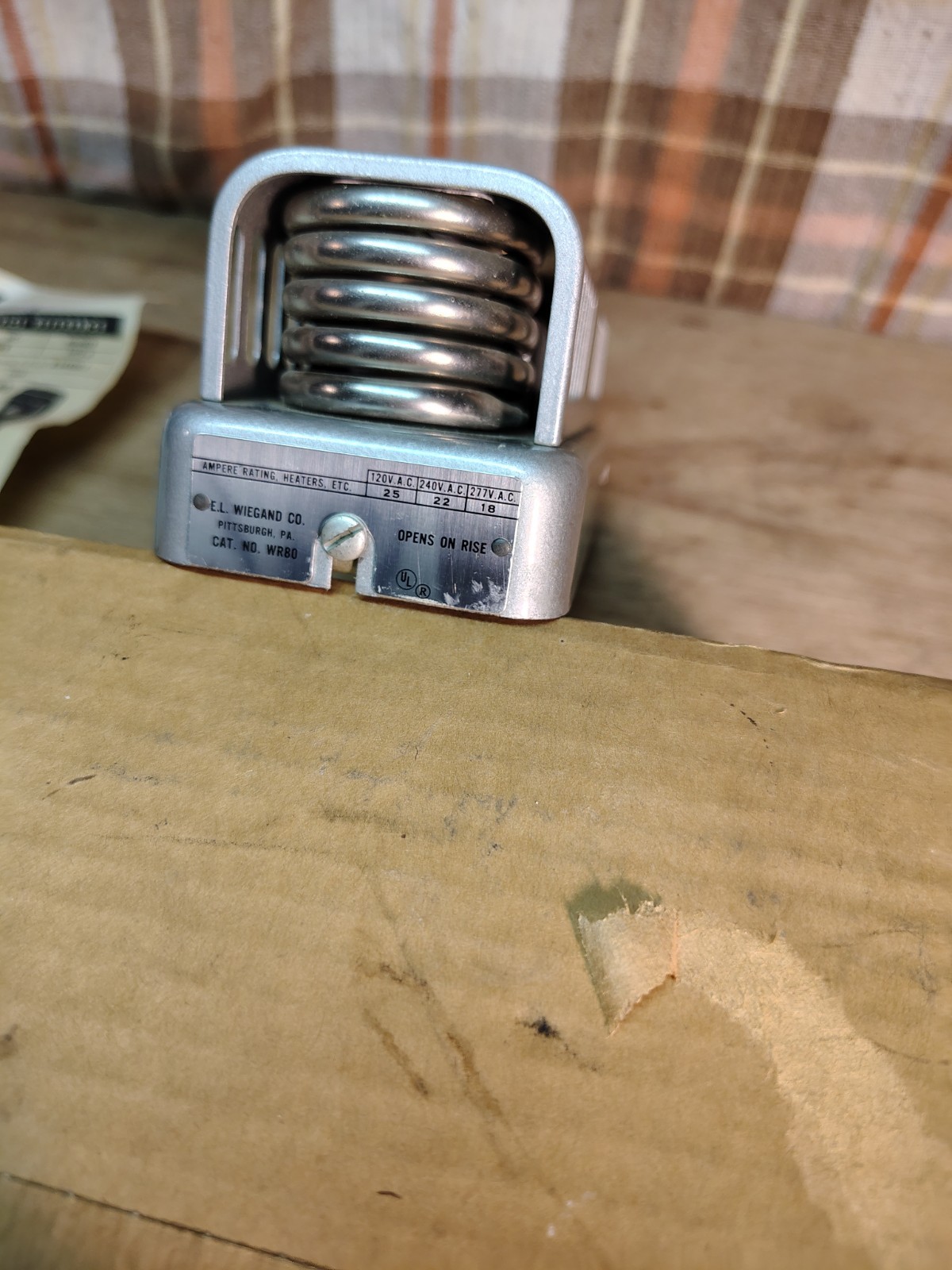Chromalox WR80 Room Thermostat 25A 40F to 80F 120/277V