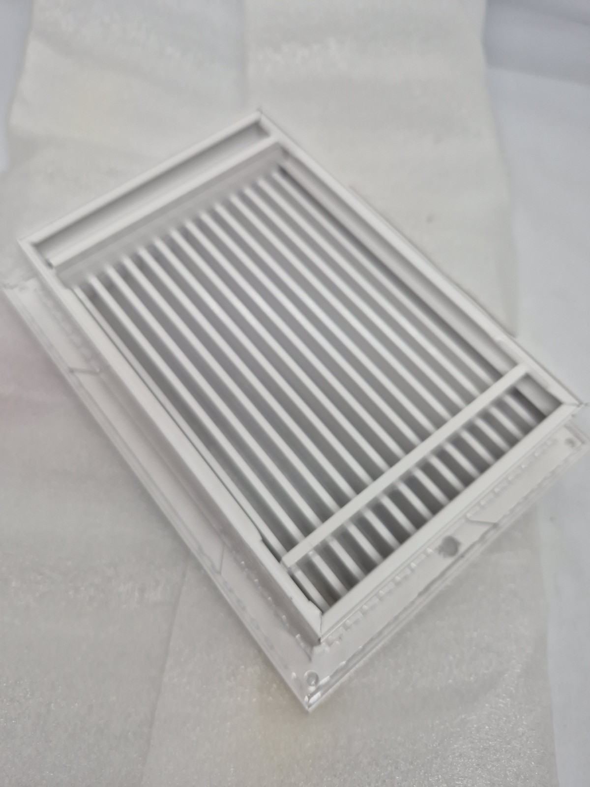 Titus 6 1/2×4 1/2 in CT-480 Aluminum Linear Bar Grille
