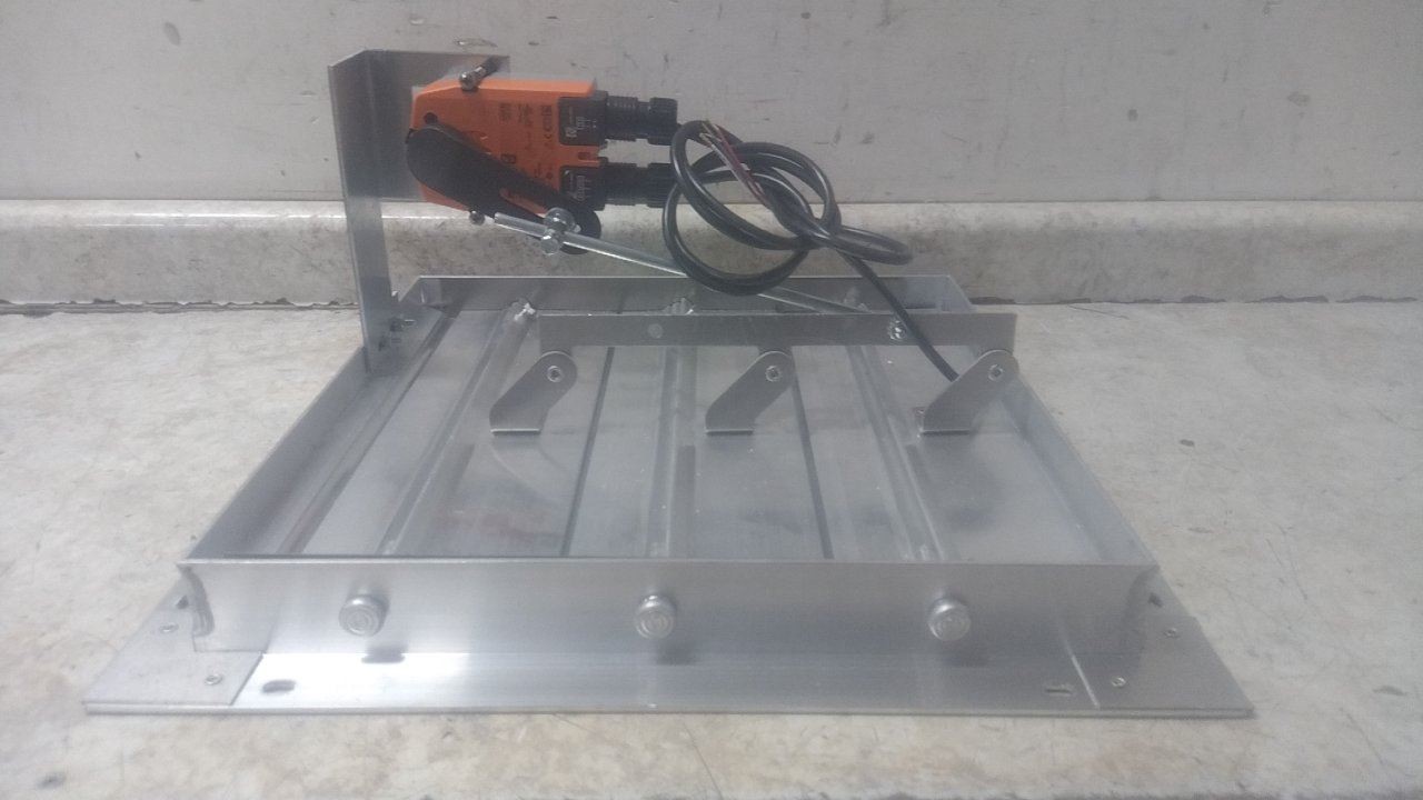 Dayton 4C560 17 In Rough Opening Length/Width 100/240V Motorized Control Damper