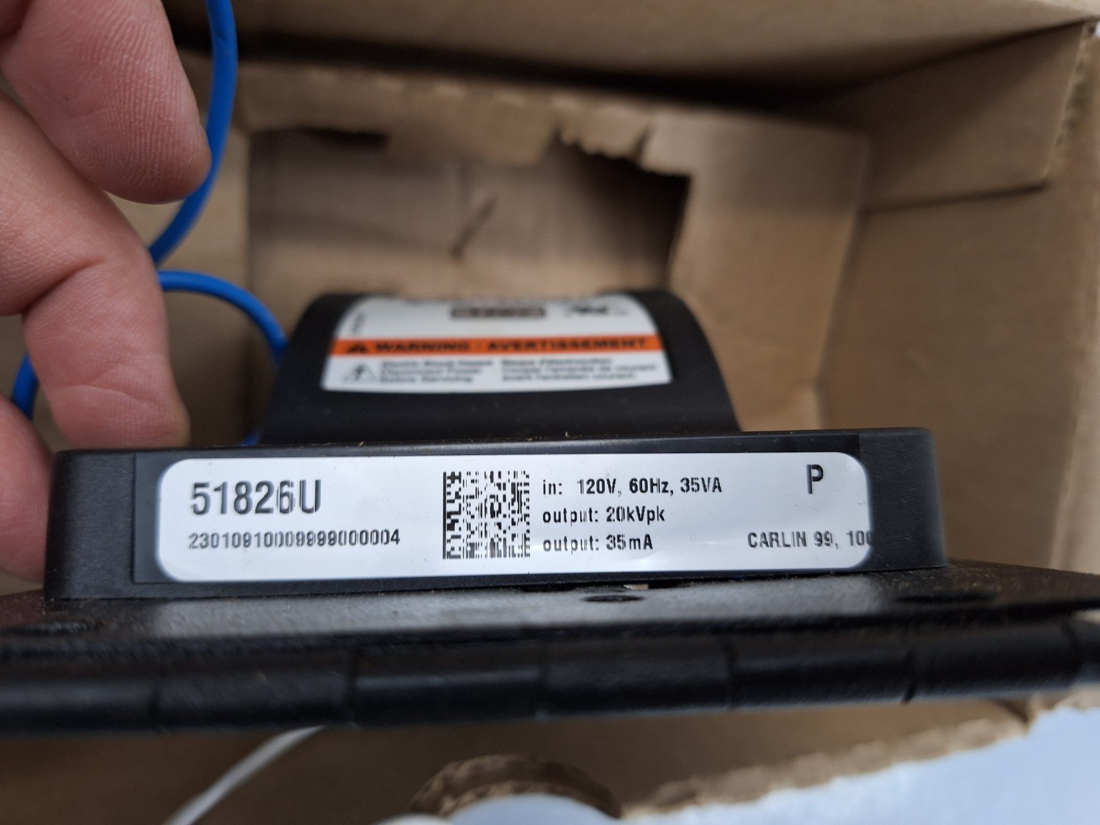 Beckett 51826U Electronic Oil Igniter for Carlin 100 Burners. MISSING SMALL NUTS