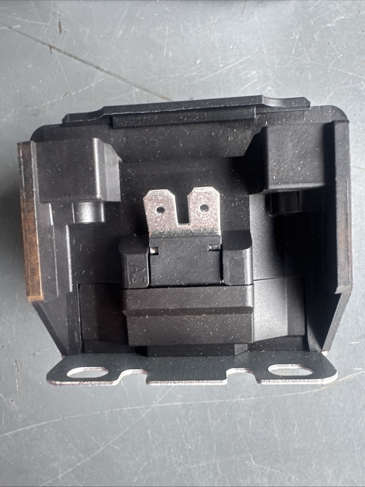C25ANB130A Eaton / Cutler Hammer Contactor – 30 Amp / 1 Pole / 110/120V Coil