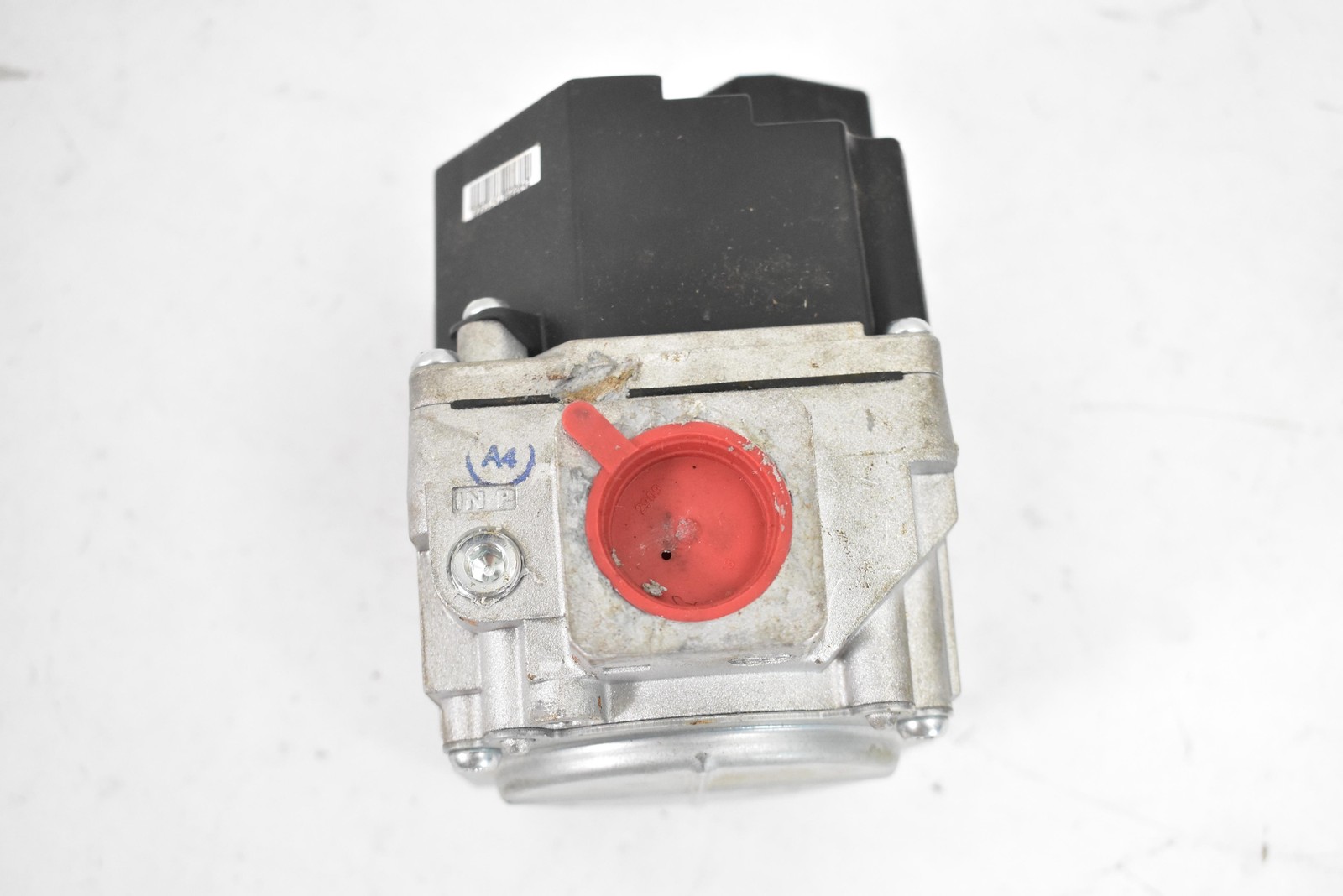 Carrier EF33CW188 36H54-470 Gas Valve Aluminum Central Furnace Made In Mexico