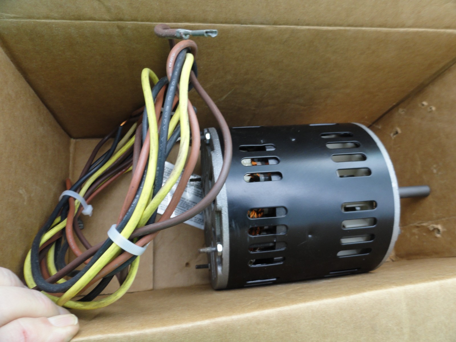 CENTURY OAN470 3S052 1/4″HP CONDENSOR MOTOR 460VOLTS 3200 RPM
