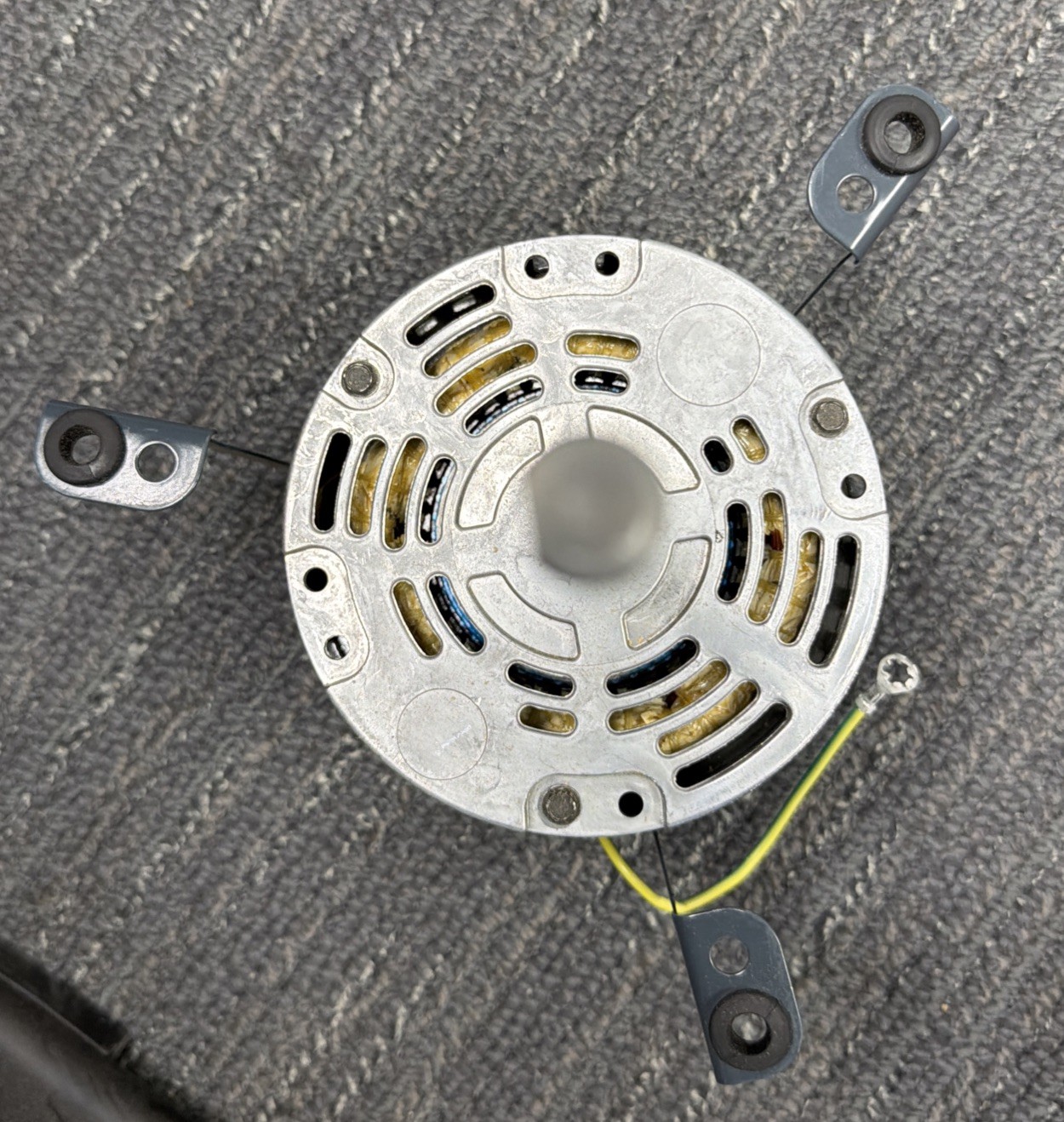 FASCO D1049 OEM Condenser Fan Motor 265V, 1/20 HP, 3 Speeds Minor Damage Photo